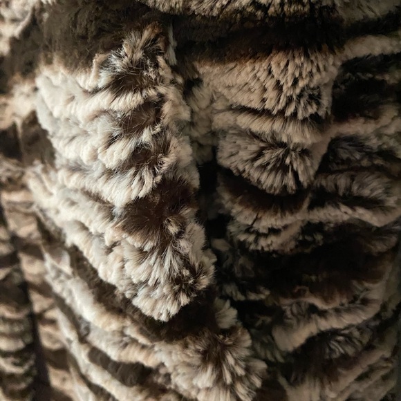 Pre-owned Adrienne Landau Faux Fur Brown Coat/Jacket, size M - Picture 9 of 15